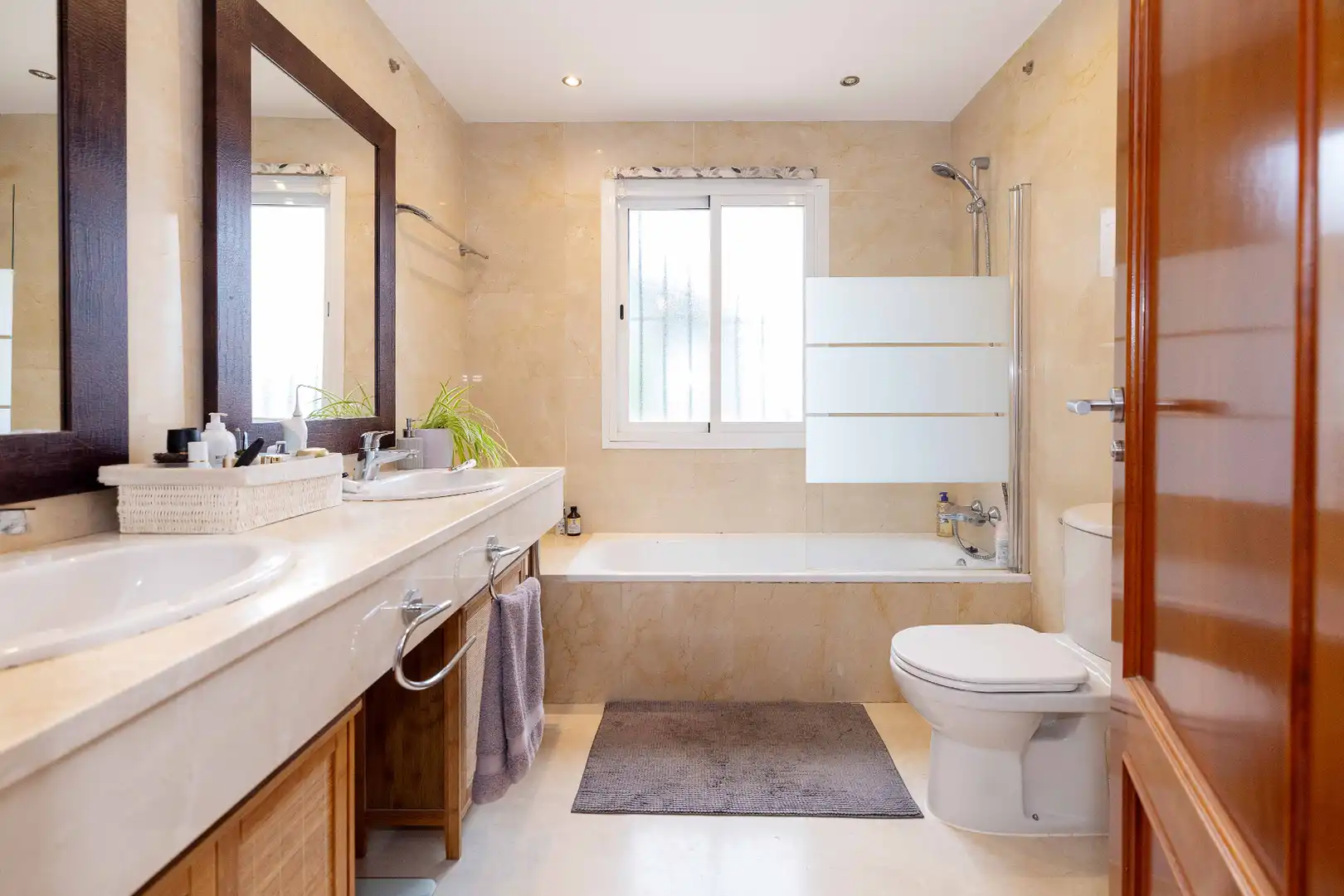 Bathroom of Detached homes for sale in Marbella  with Air Conditioner, Heating and Private garden