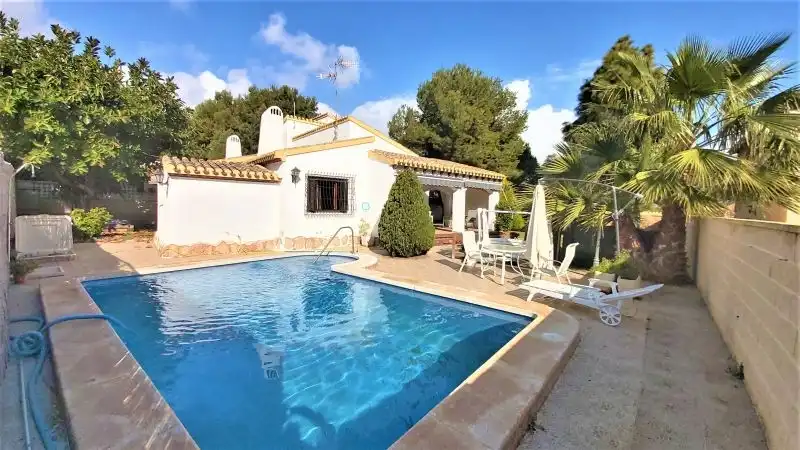 Chalet con piscina en venta en Orihuela Costa, imagen 2