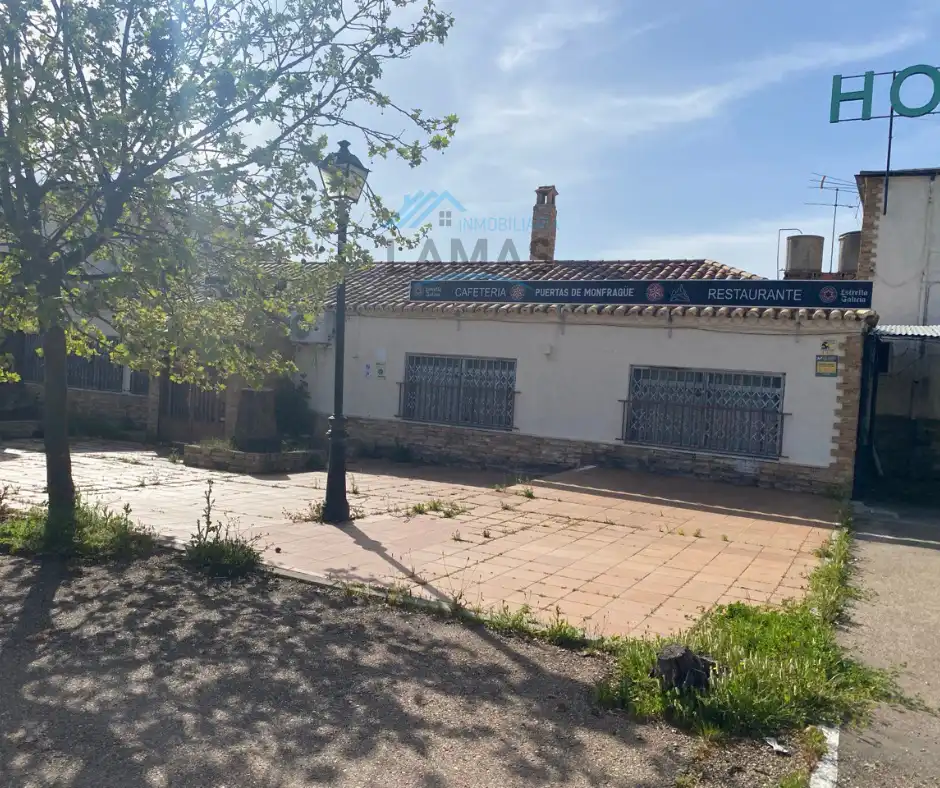 Vista exterior de Edificio en venta en Jaraicejo