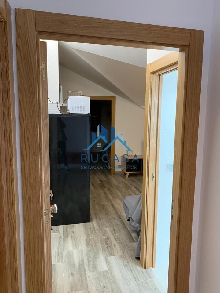 Estudi de lloguer a De Victoriano Fernández, Alisal - San Román