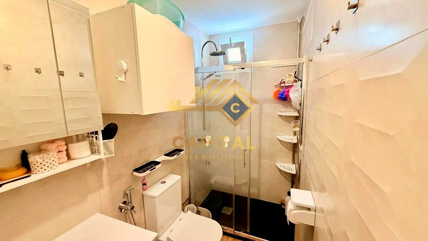 Bathroom of Flat for sale in Madrid  with Air Conditioner, Heating and Balcony