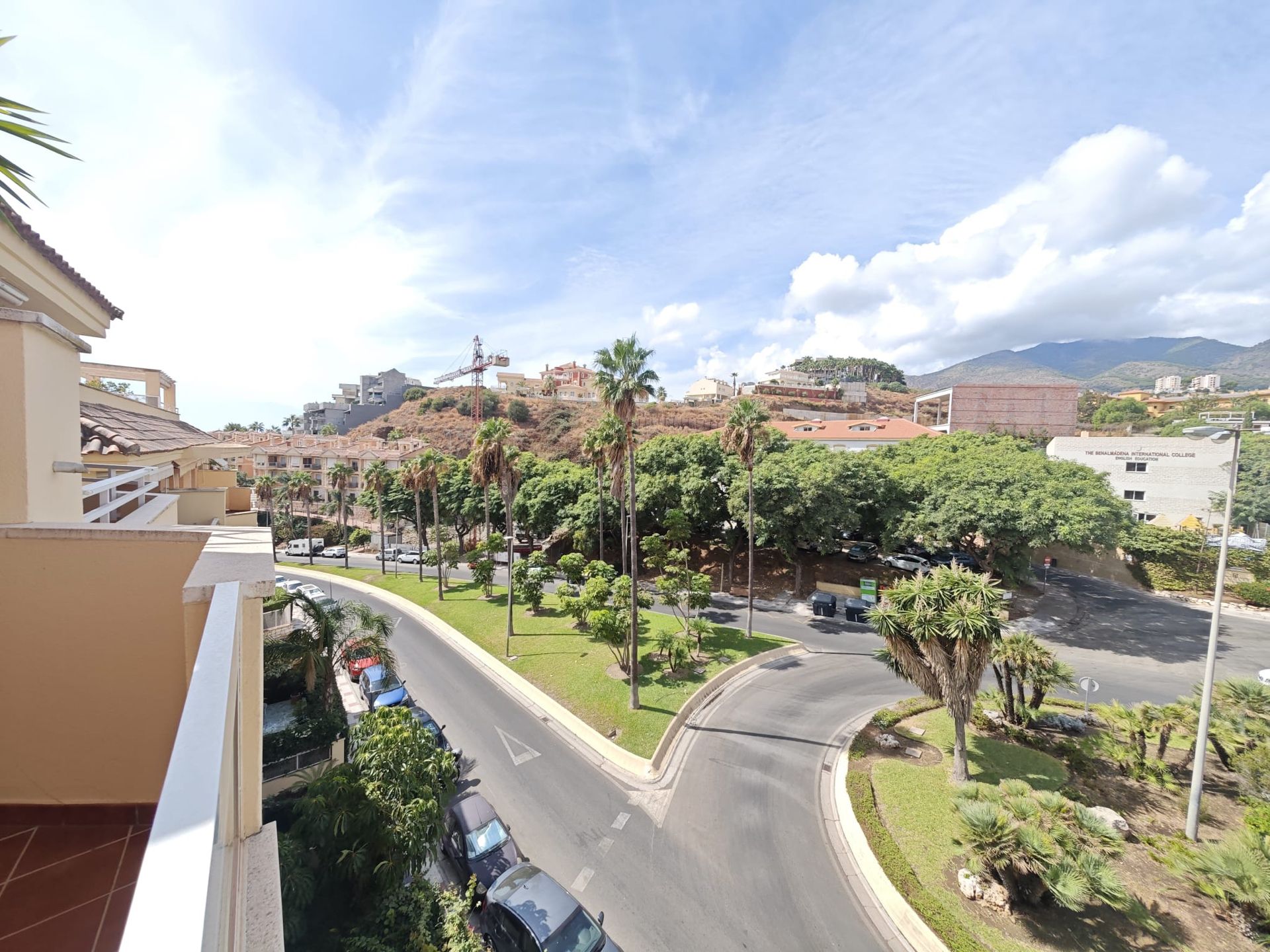 Vista exterior de Àtic de lloguer en Benalmádena amb Aire condicionat, Terrassa i Moblat