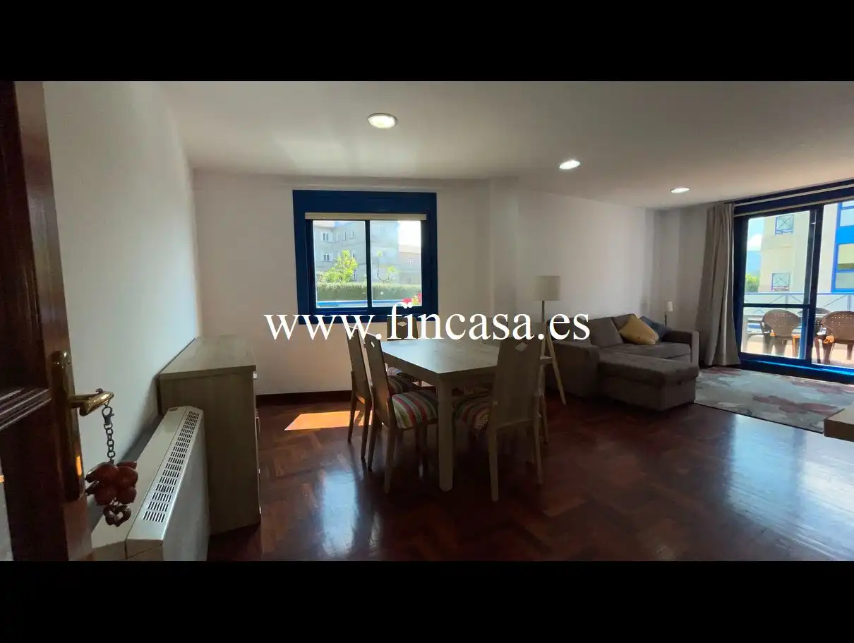 Sala de estar de Piso en venta en Nigrán con Calefacción, Jardín privado y Parquet