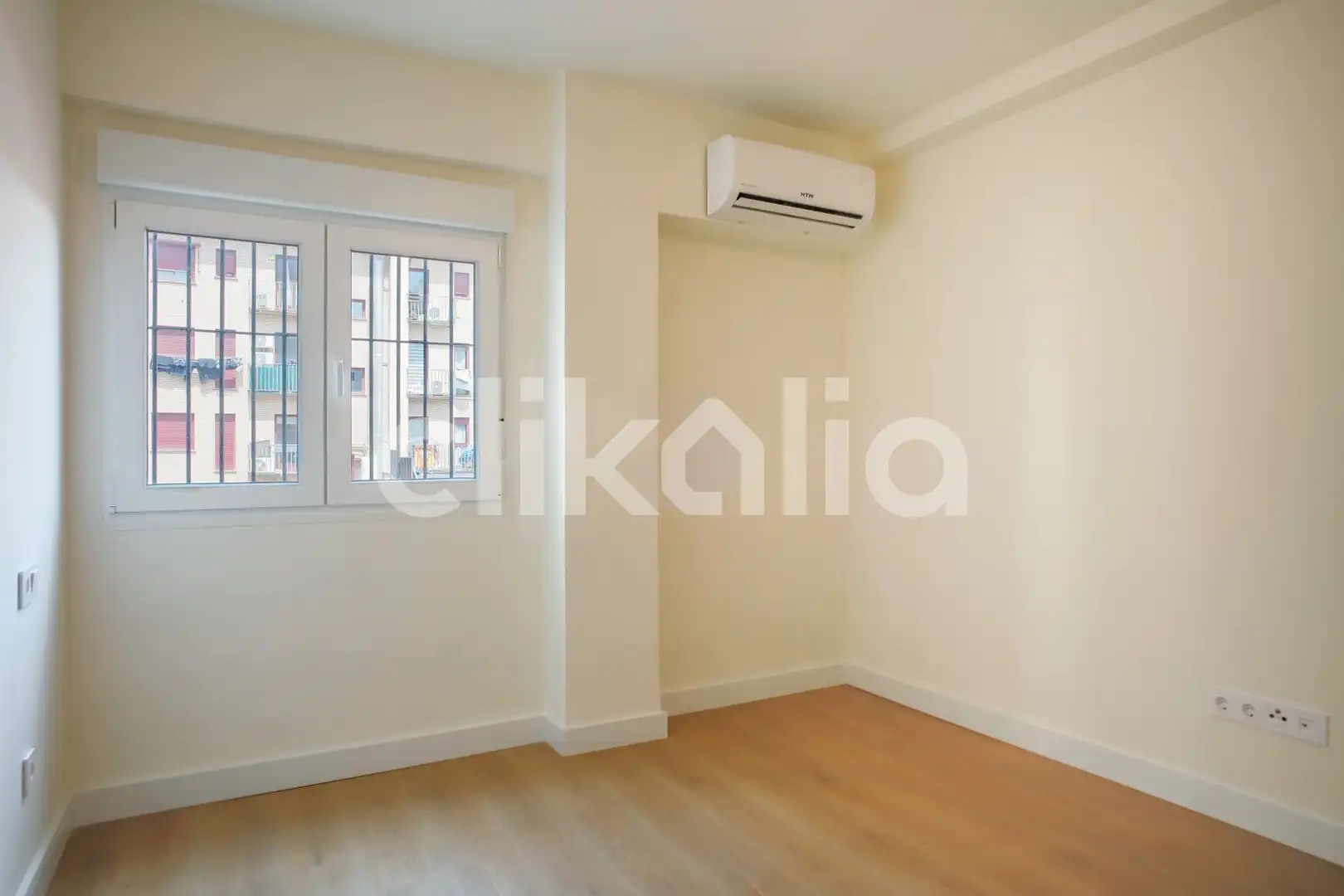 Balcony of Flat for sale in Madrid  with Air Conditioner, Heating and Terrace