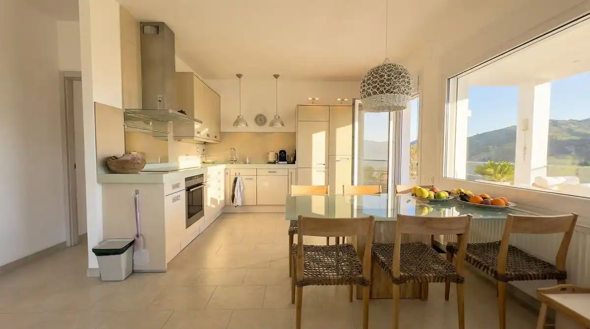Detached house with pool for sale in Guaro, imagen 6