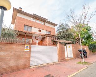 Exterior view of House or chalet for sale in  Lleida Capital  with Air Conditioner, Heating and Terrace