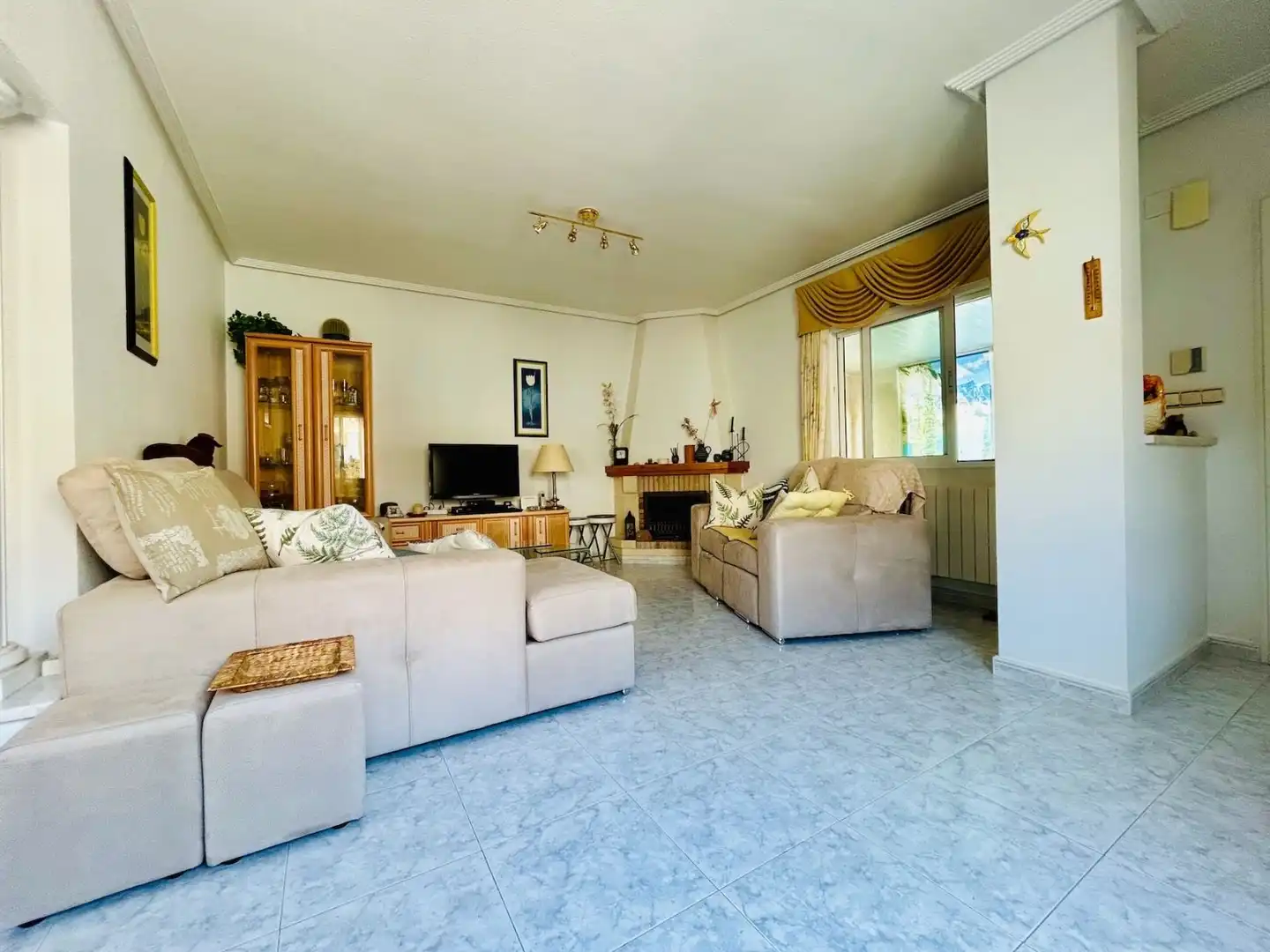 Chalet con terraza en venta en PAVO REAL-CHISMOSA 1, imagen 2