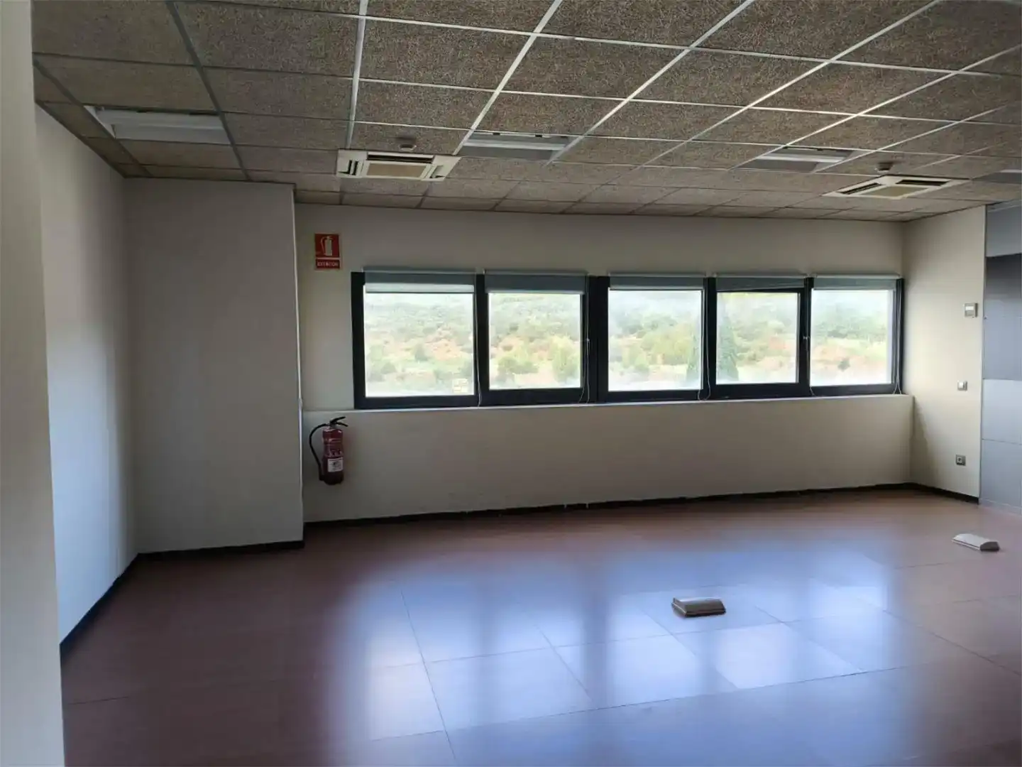 Oficina de lloguer en Llers