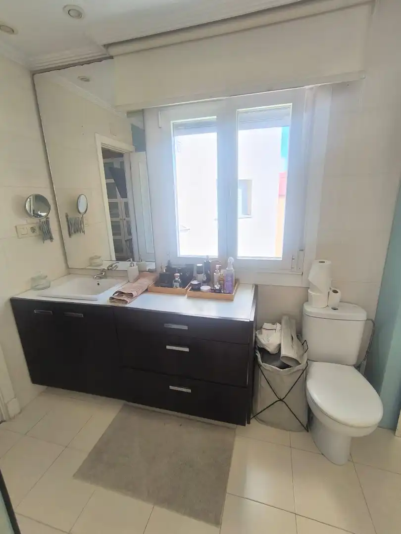 Baño de Piso en venta en Pontevedra Capital  con Calefacción, Parquet y Horno