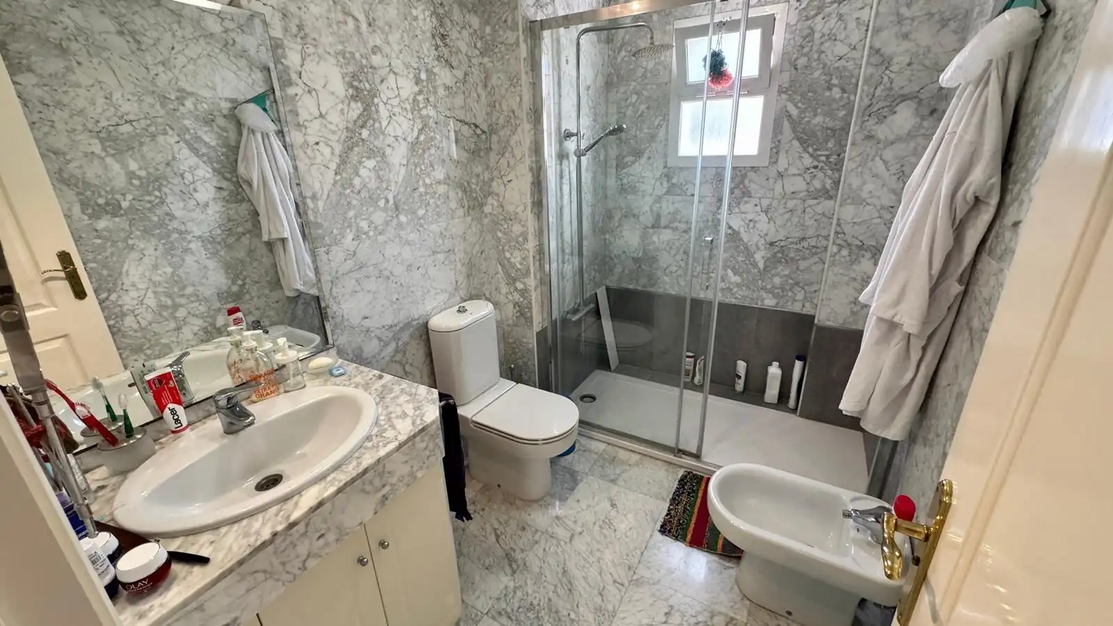 Baño de Ático en venta en Benalmádena con Aire acondicionado, Terraza y Piscina comunitaria