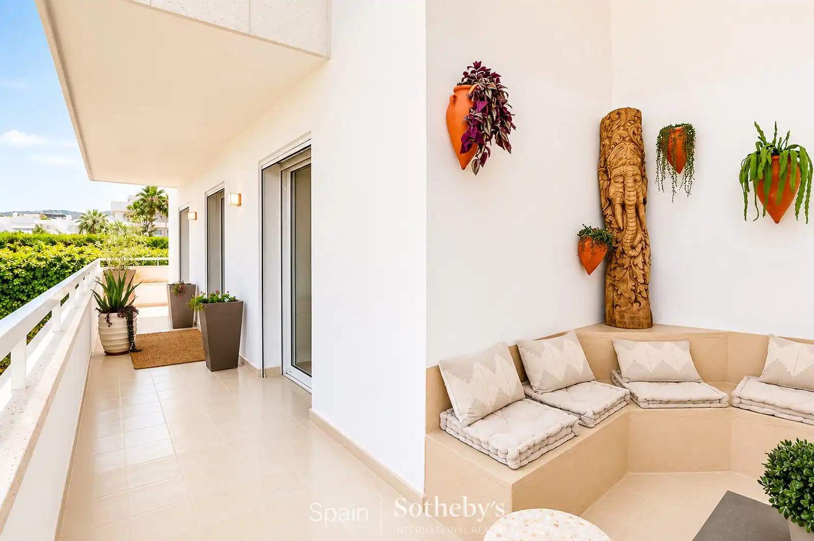 Terrasse von Wohnungen zum Verkauf in Sitges mit Klimaanlage, Heizung und Privatgarten