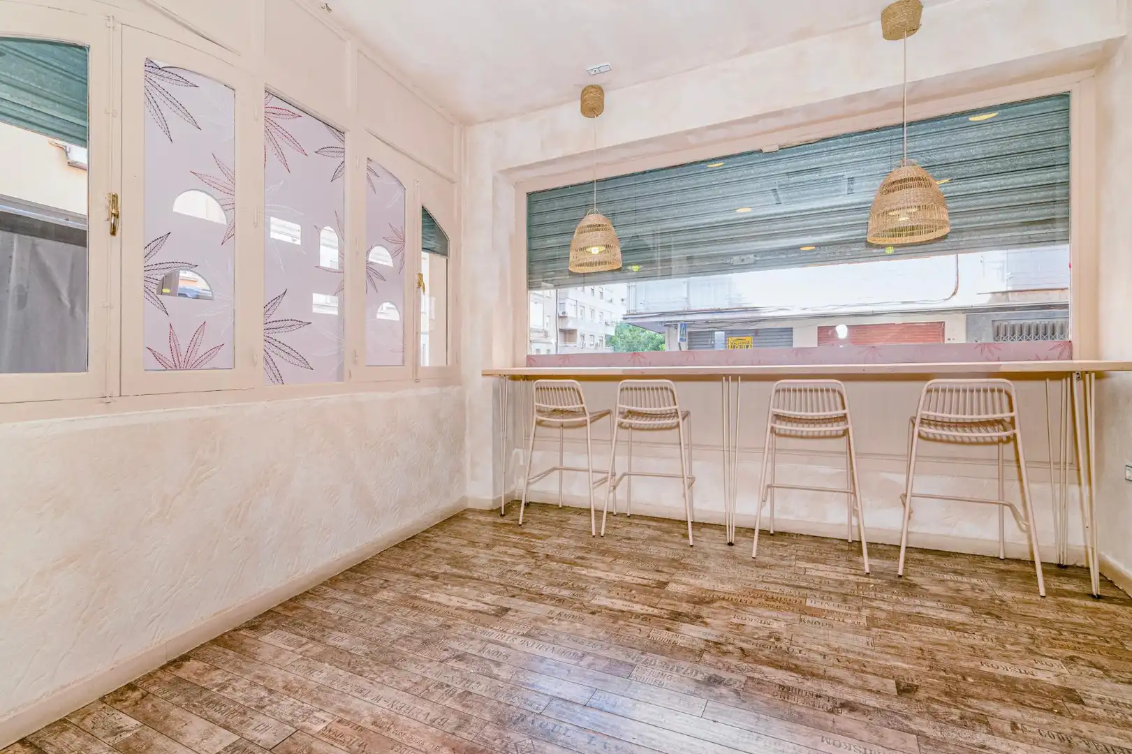 Comedor de Local en venta en Granada con Aire acondicionado y Amueblado