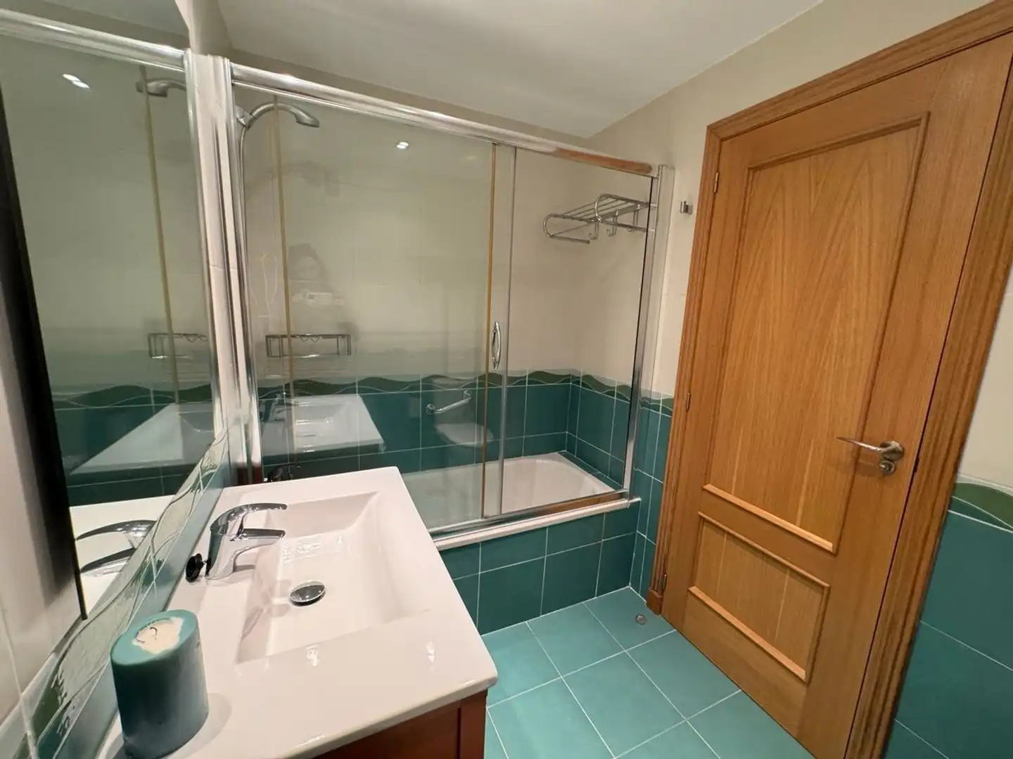 Baño de Piso en venta en Guardamar del Segura con Aire acondicionado, Jardín privado y Terraza