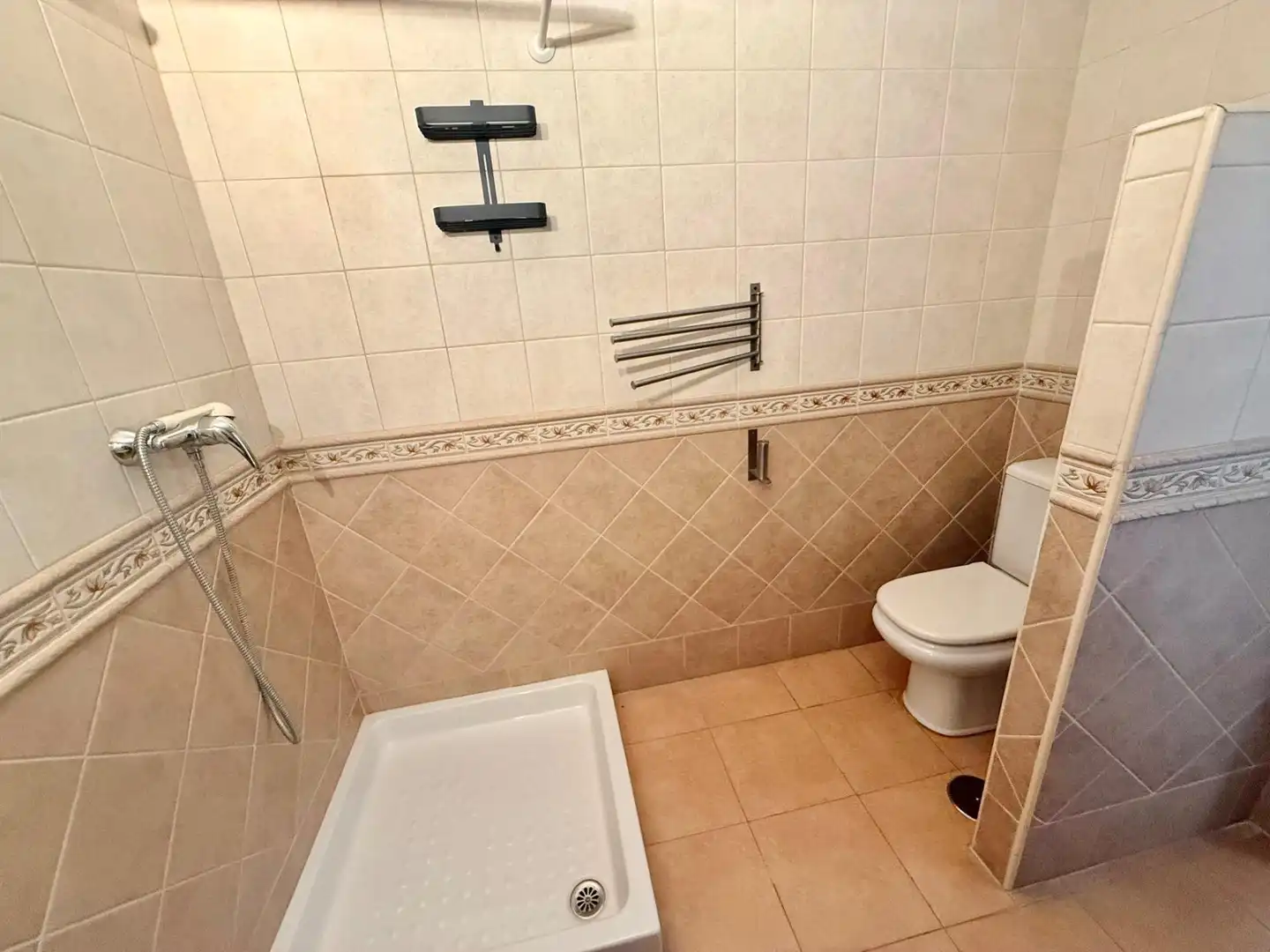 Badezimmer von Einfamilien-Reihenhaus zum Verkauf in Orihuela mit Klimaanlage, Heizung und Terrasse
