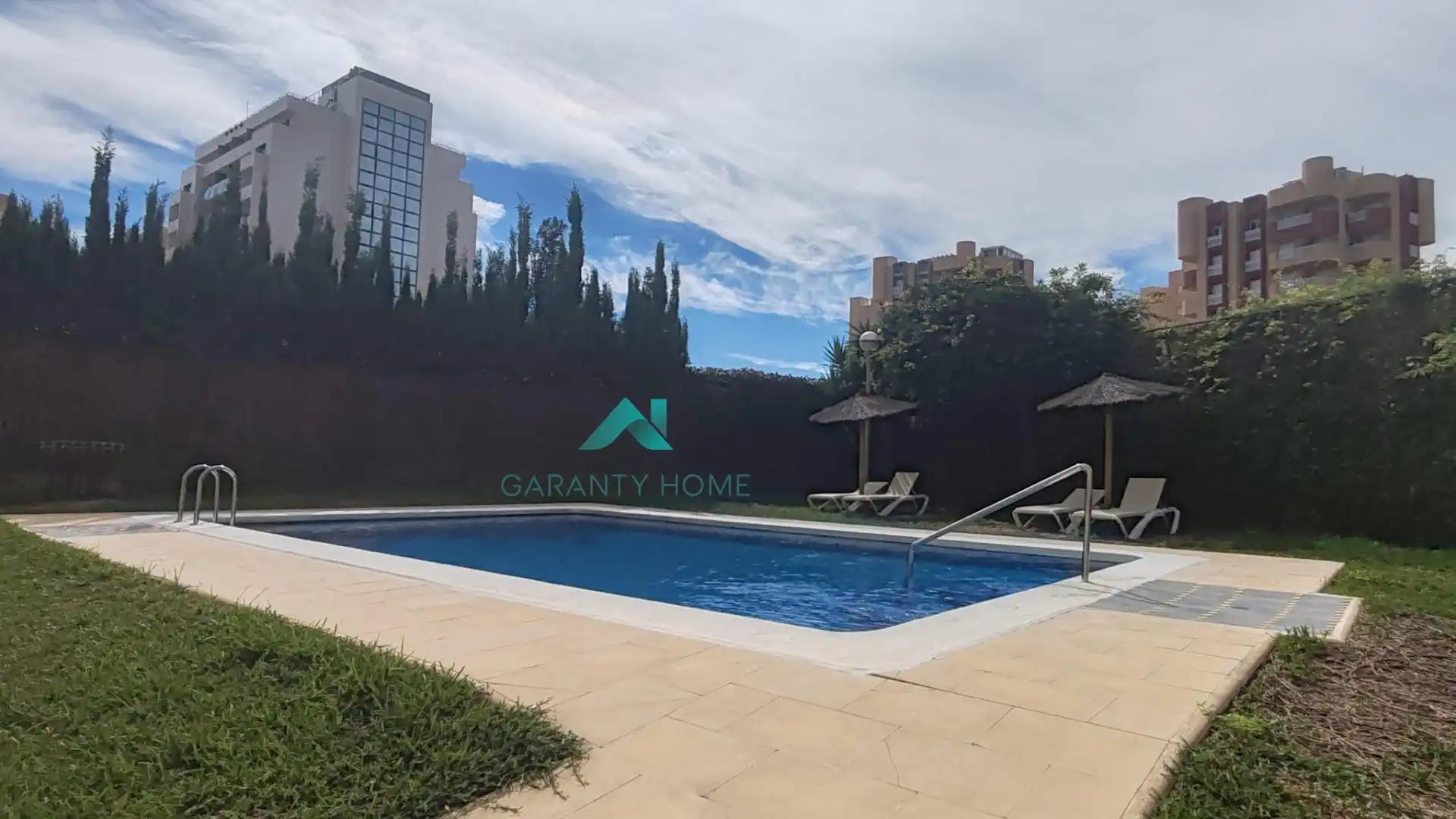 Piscina de Apartamento en venta en La Manga del Mar Menor con Aire acondicionado, Jardín privado y Terraza