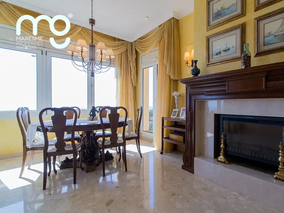 Comedor de Casa o chalet en venta en Tiana con Aire acondicionado, Calefacción y Jardín privado