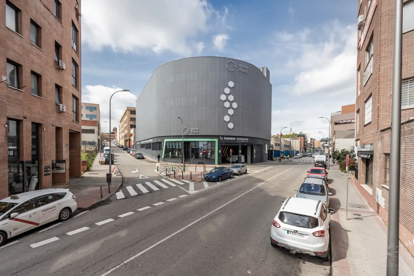 Exterior view of Garage for rent in Madrid  with Alarm
