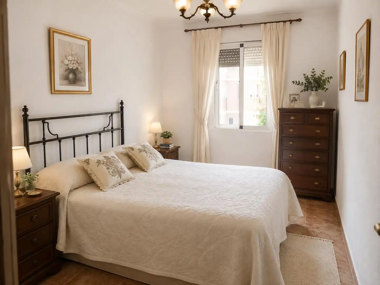 Dormitori de Apartament en venda en Cádiz amb Moblat