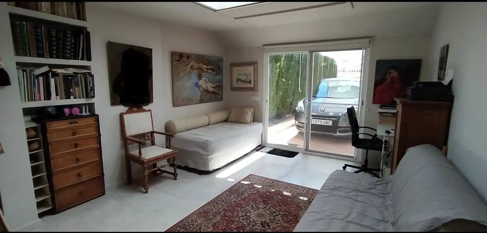 Sala d'estar de Casa o xalet en venda en L'Alfàs del Pi amb Jardí privat