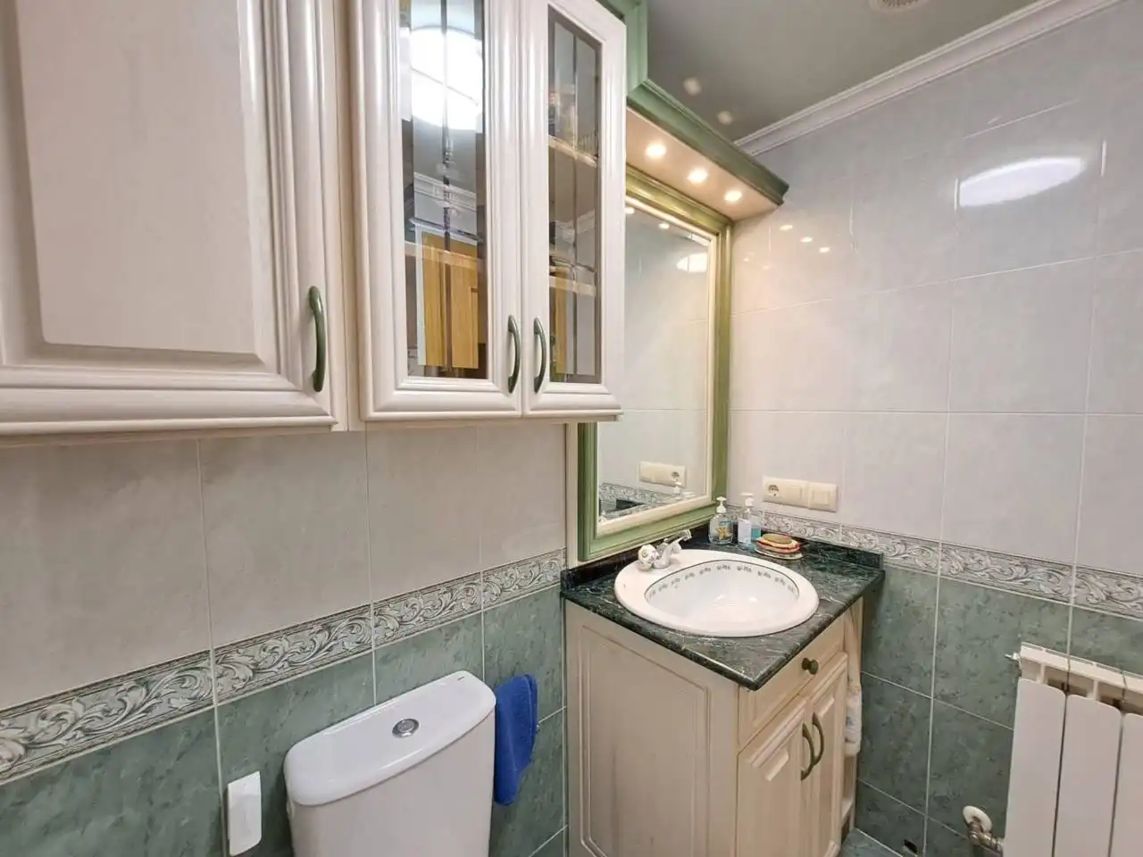 Baño de Casa adosada en venta en Villagonzalo Pedernales con Calefacción, Jardín privado y Terraza