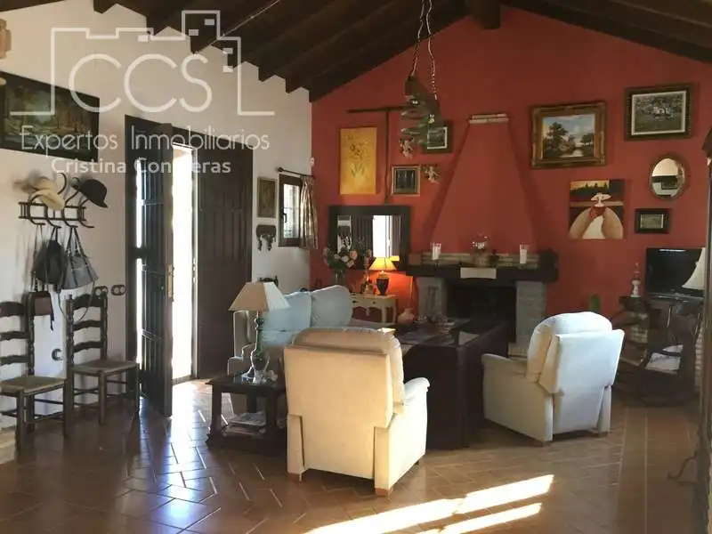 Casa rústica amb piscina en venda a Pilas, imagen 5