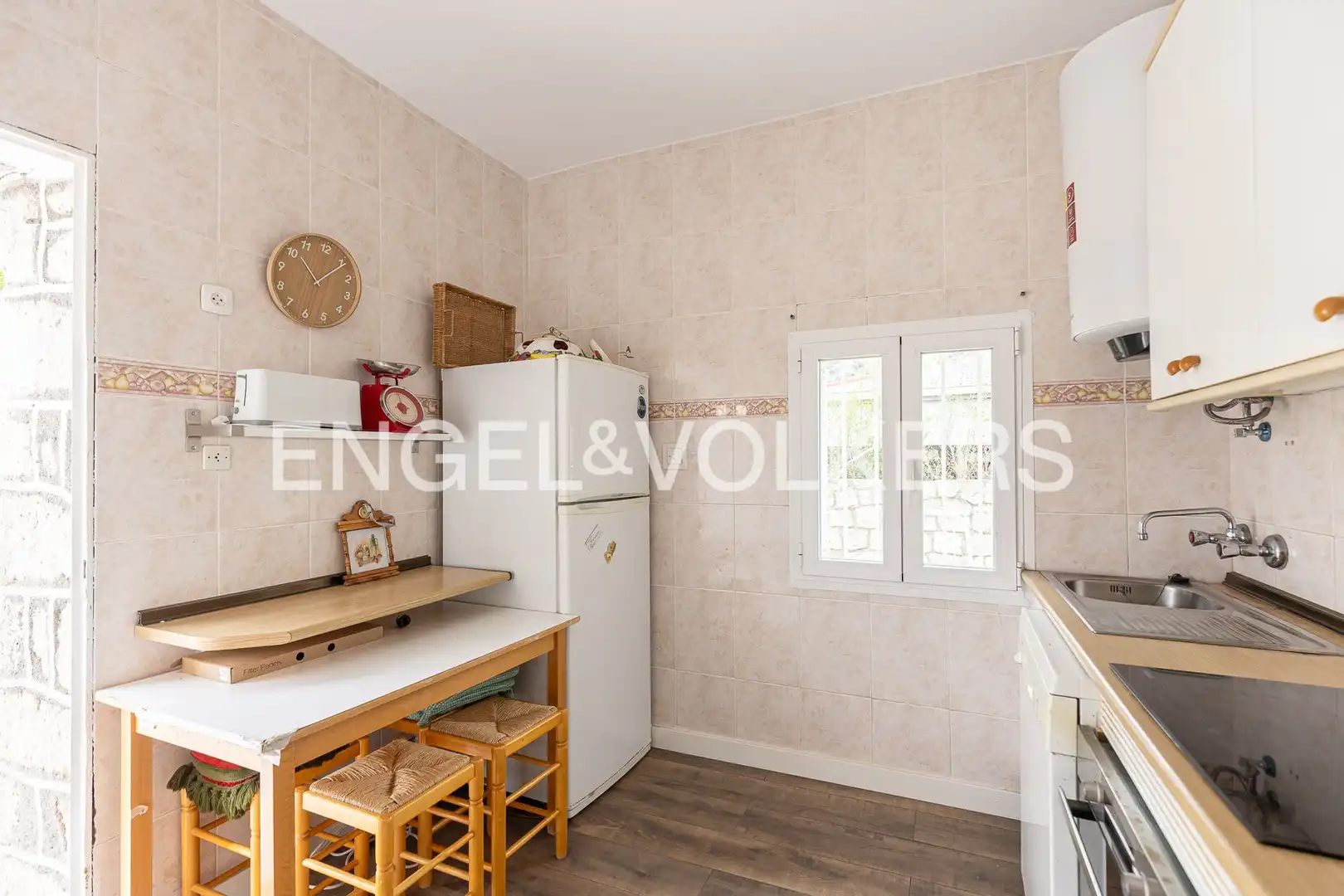 Cocina de Casa o chalet en venta en La Cabrera con Calefacción, Jardín privado y Piscina