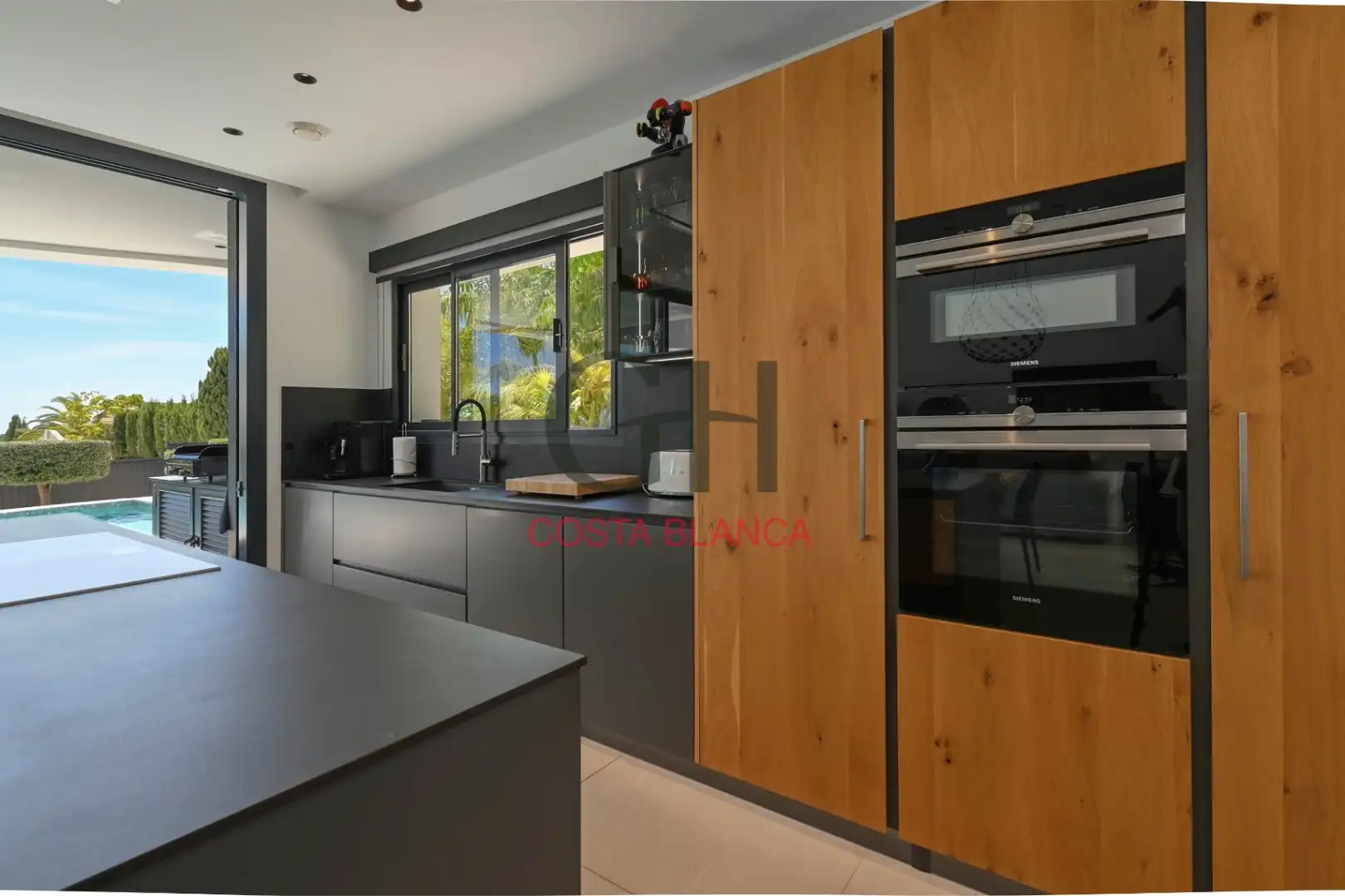 Küche von Haus oder Chalet zum Verkauf in Moraira mit Klimaanlage, Heizung und Privatgarten