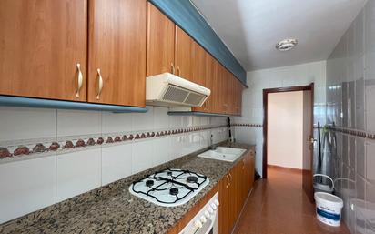 Kitchen of Flat for sale in Vilanova i la Geltrú  with Parquet flooring, Oven and Balcony