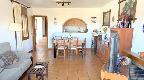 CHALET EN ALBINYANA CON JARDÍN Y PISCINA !