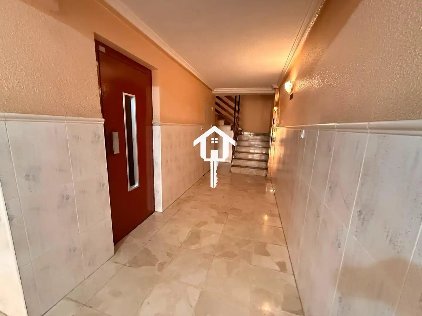Piso en venta en Elda con Balcón