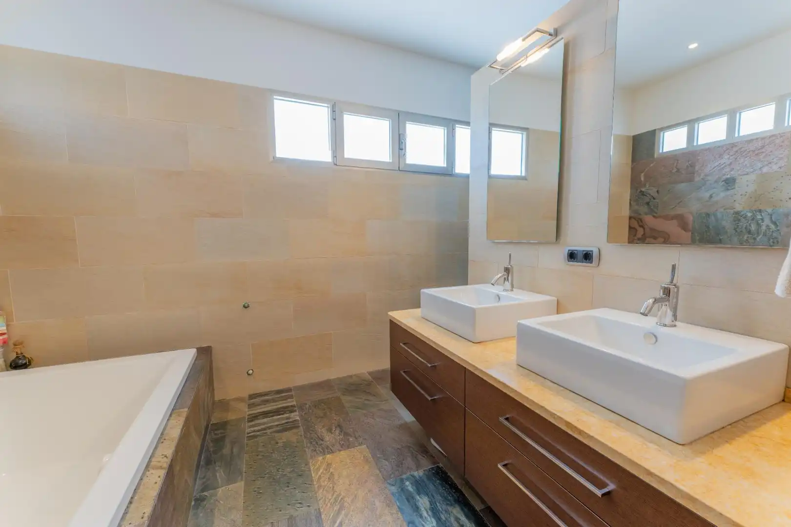 Baño de Casa o chalet en venta en Elche / Elx con Aire acondicionado, Calefacción y Jardín privado