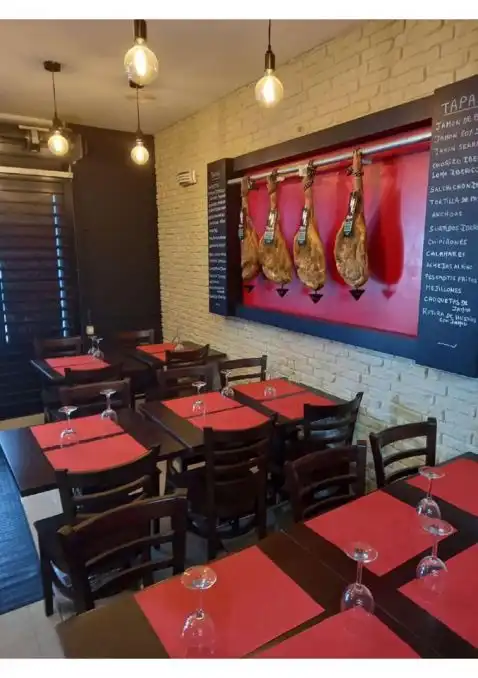 Buildings for sale in Carrer de Joan Badosa i Compte, Centre