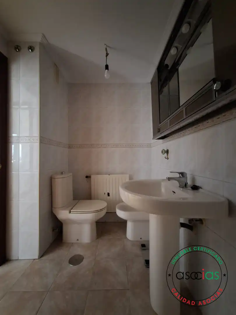Baño de Piso en venta en Gijón  con Calefacción, Parquet y Trastero