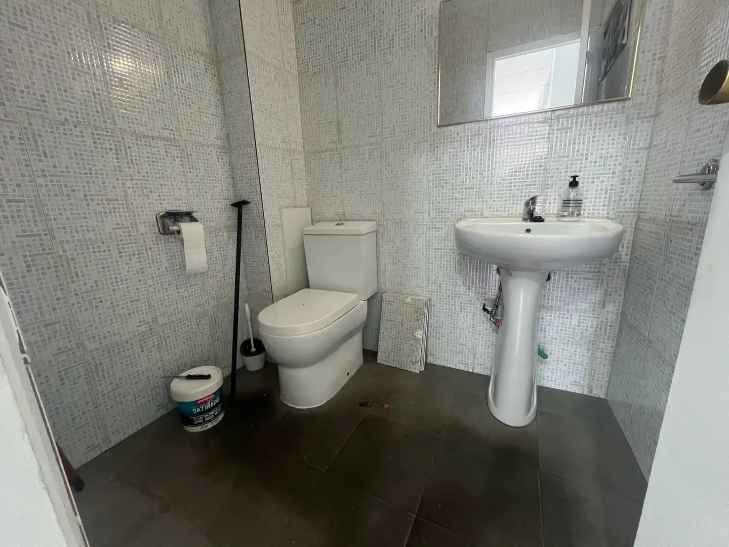 Baño de Local de alquiler en Zaragoza con Aire acondicionado y Parquet
