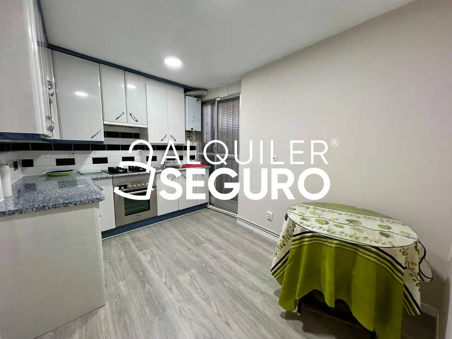 Cocina de Piso de alquiler en Alcobendas con Aire acondicionado