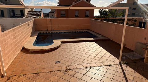 Foto 2 de Casa adosada en venda a Urbanización Mirador del Golf, 44, San García, Algeciras