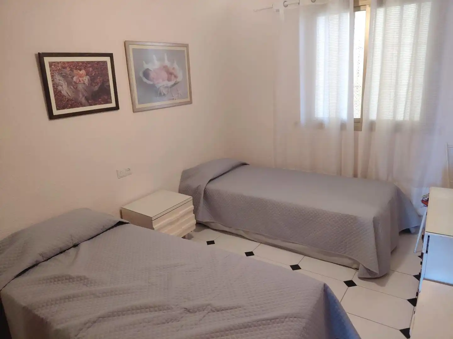 Dormitori de Pis en venda en Fuengirola amb Terrassa, Alarma i Piscina comunitària