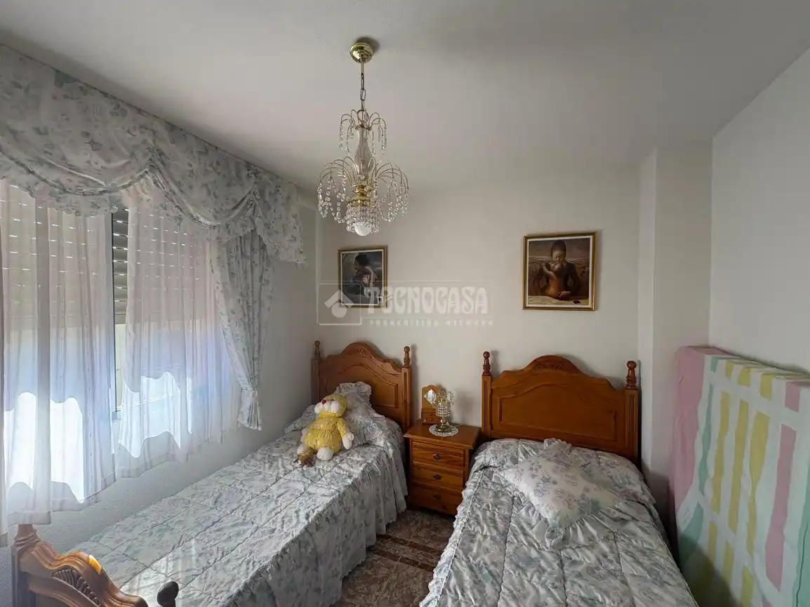 Habitación de Casa adosada en venta en Calera y Chozas con Aire acondicionado, Calefacción y Terraza