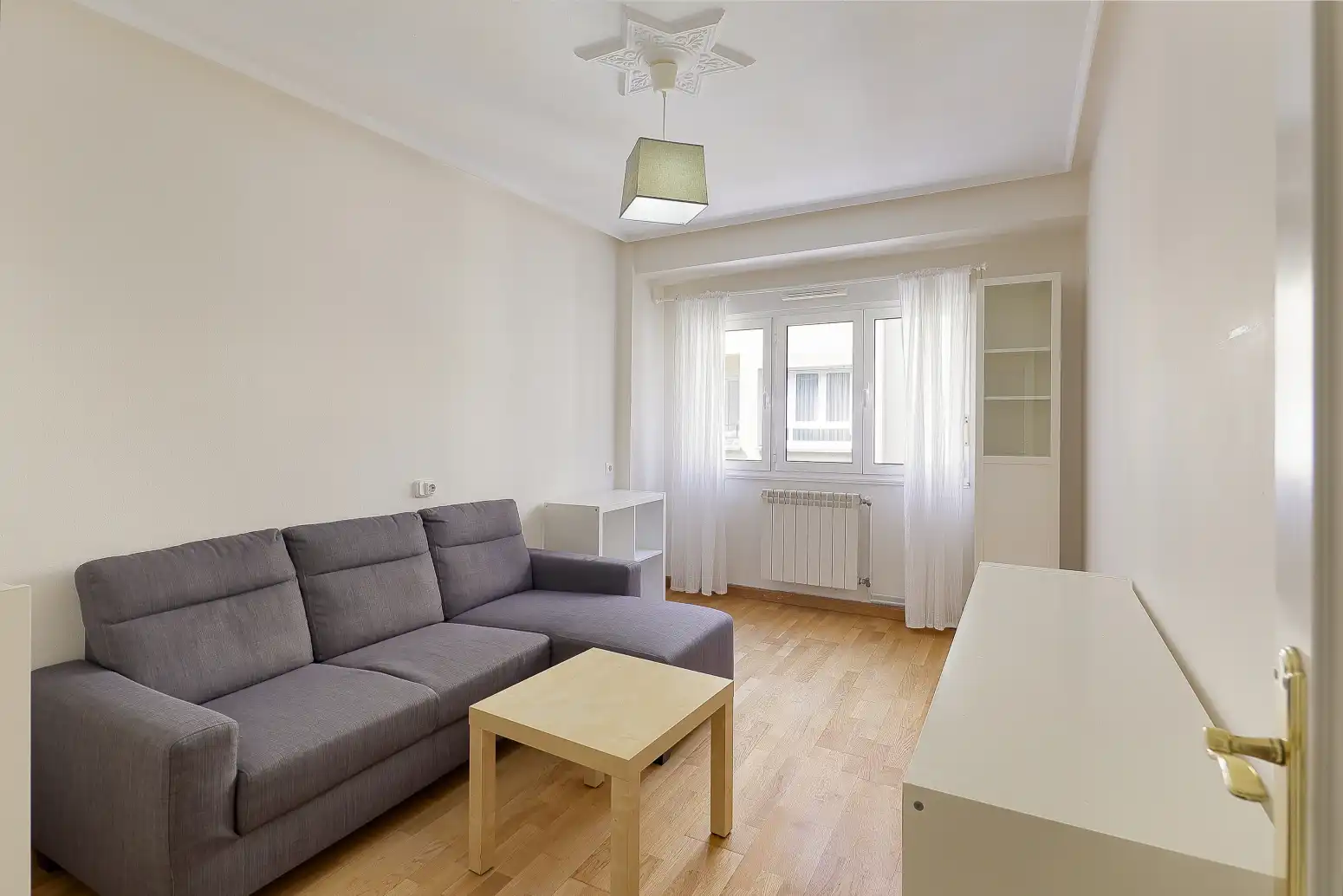 Sala de estar de Piso en venta en Gijón  con Calefacción, Terraza y Amueblado