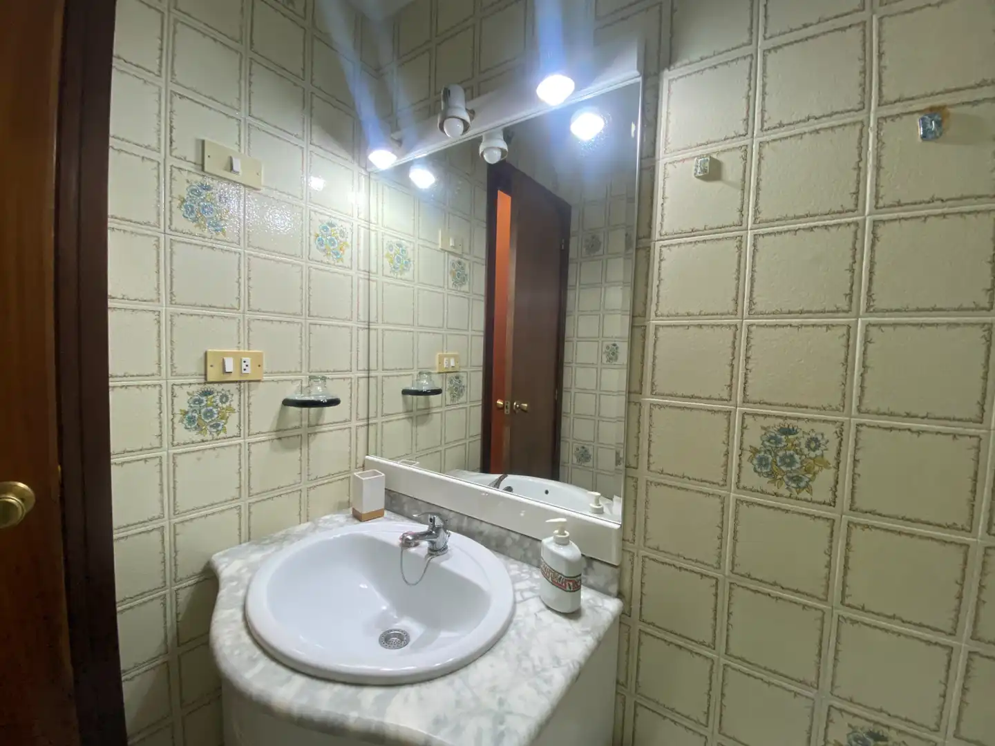 Baño de Piso en venta en Alicante / Alacant con Aire acondicionado, Amueblado y Balcón