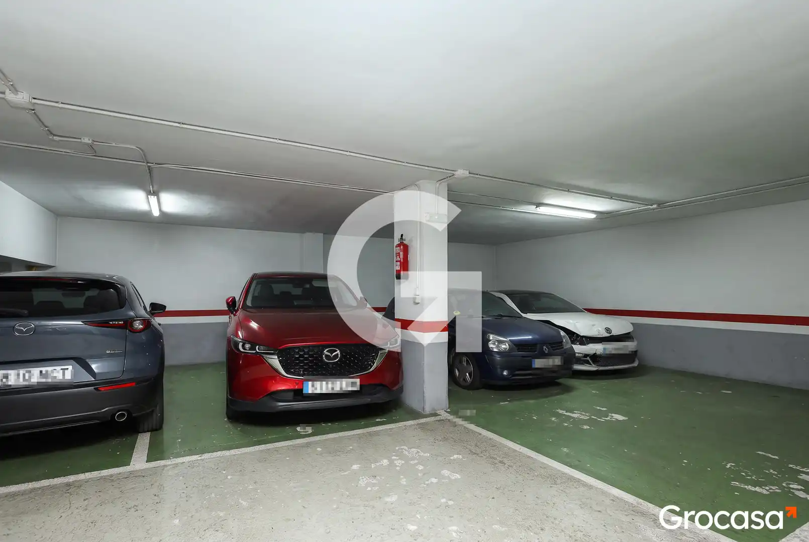 Parking de Piso en venta en Barcelona con Aire acondicionado, Calefacción y Horno