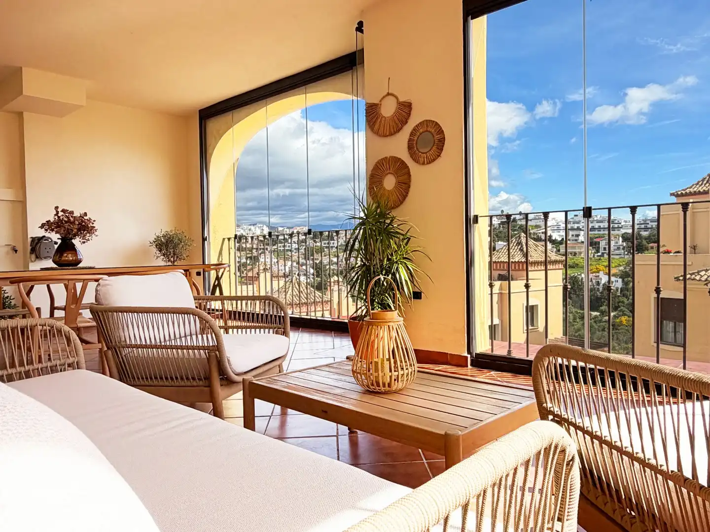 Terrasse von Wohnung zum Verkauf in Estepona mit Klimaanlage, Terrasse und Abstellraum