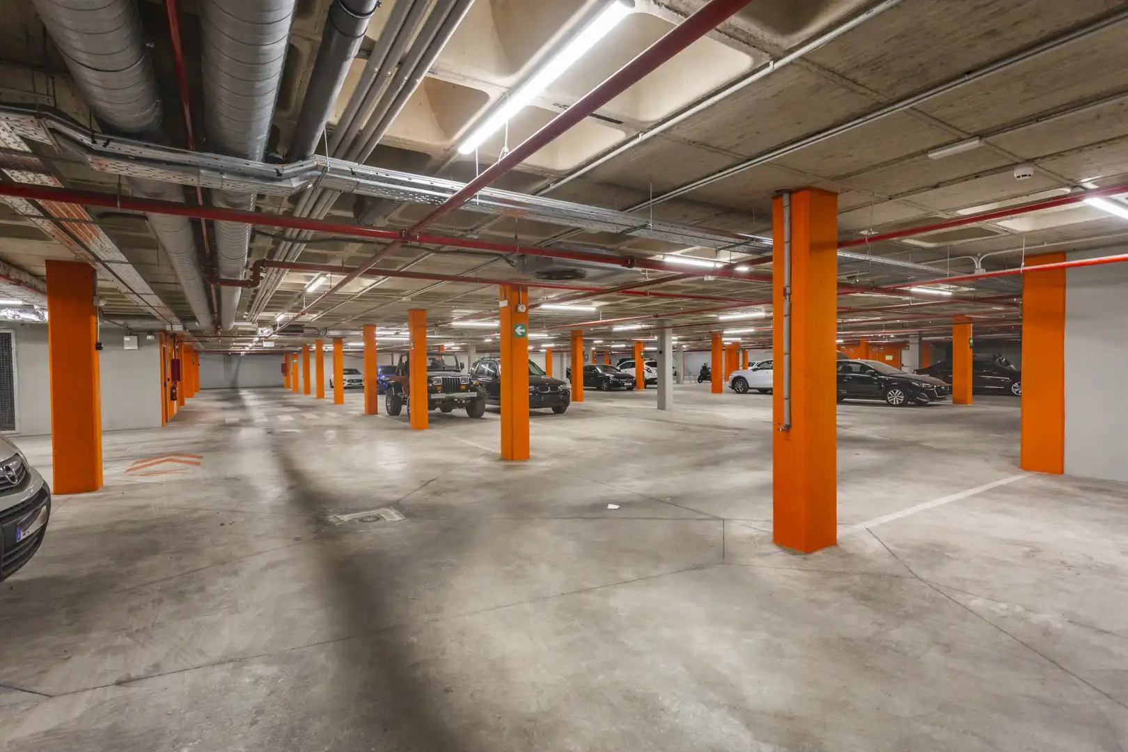 Parkplatz von Wohnung zum Verkauf in Málaga mit Schwimmbad und Gemeinschaftspool