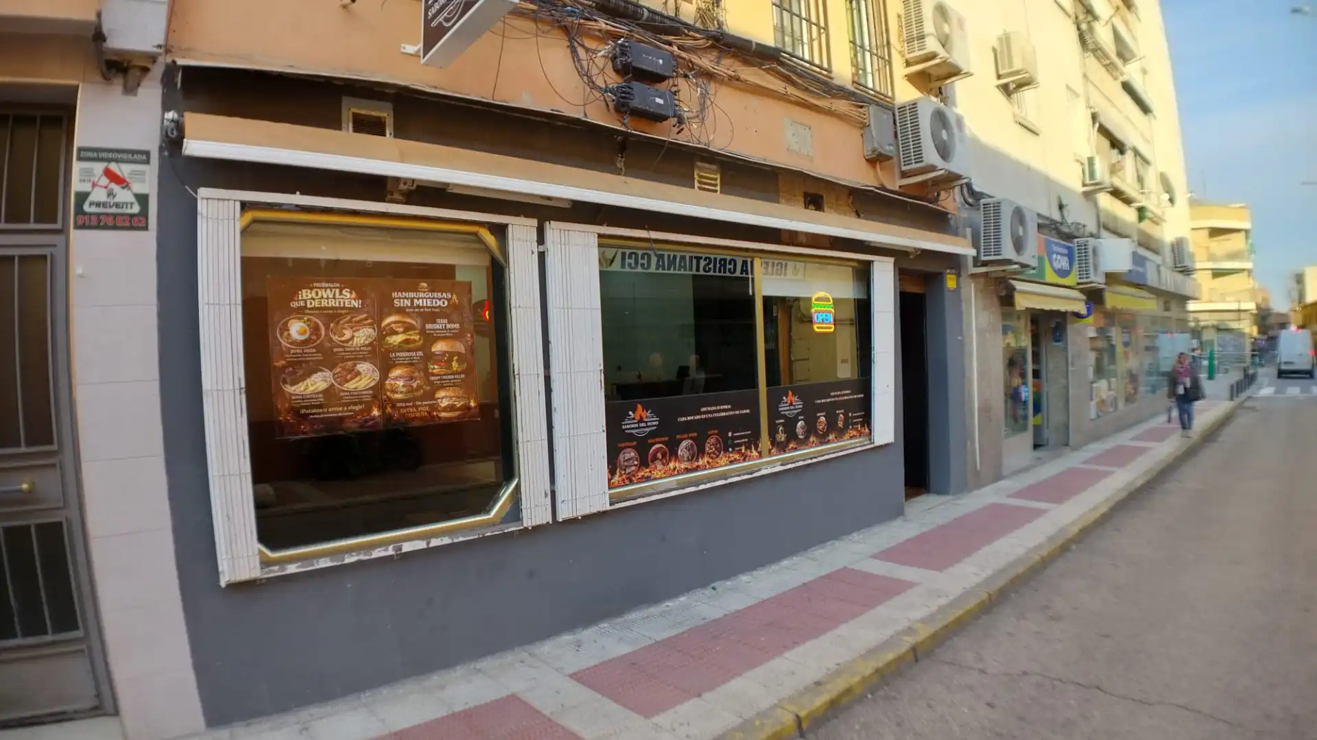 Geschaftsraum zur ubertragung in Parla mit Klimaanlage, Heizung und Möbliert