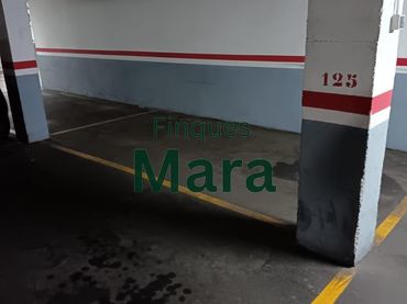 Einzelparkplatz zum Verkauf in Calle pau claris