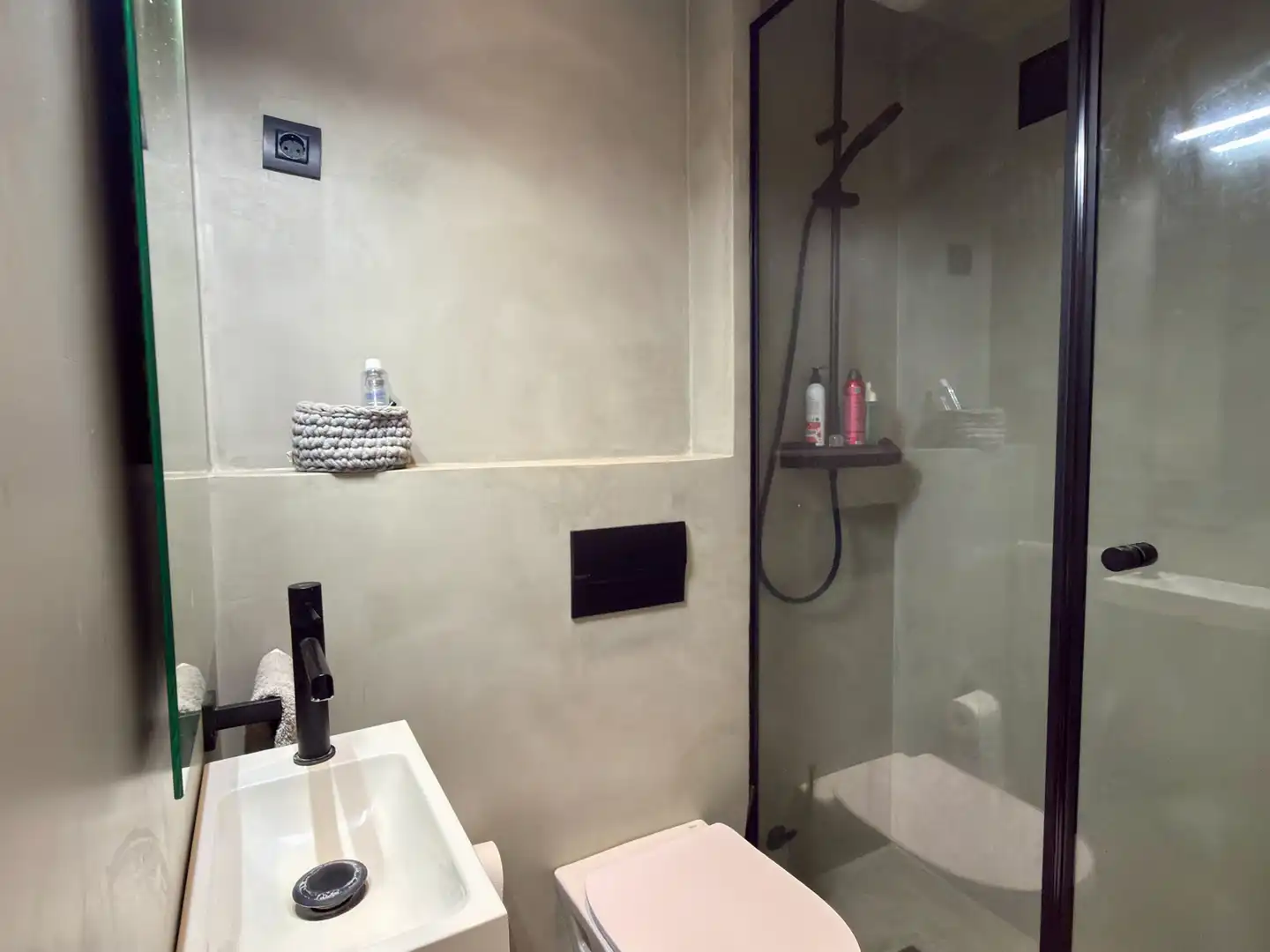 Badezimmer von Wohnungen zum Verkauf in Palafrugell mit Klimaanlage, Parkett und Abstellraum