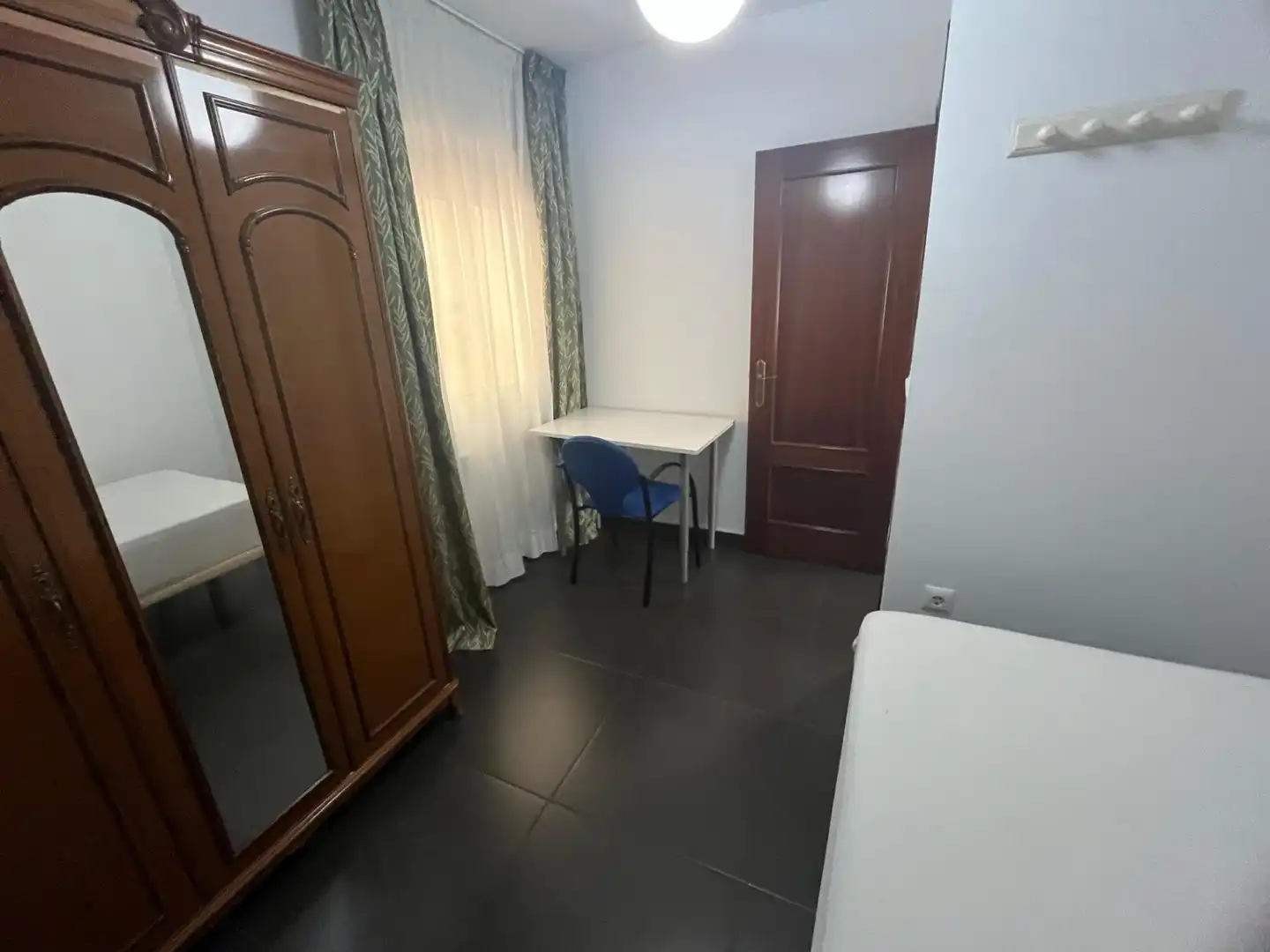 Habitación de Piso en venta en Sevilla con Aire acondicionado, Terraza y Balcón