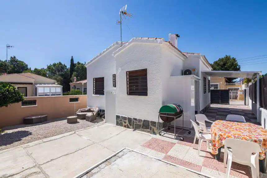 Exterior view of Houses for sale in San Fulgencio  with Air Conditioner, Private garden and Terrace