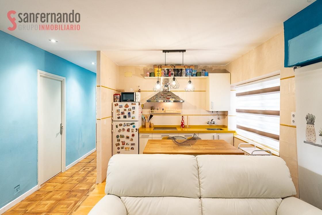 Cocina de Piso en venta en Torrelavega  con Parquet, Terraza y Amueblado