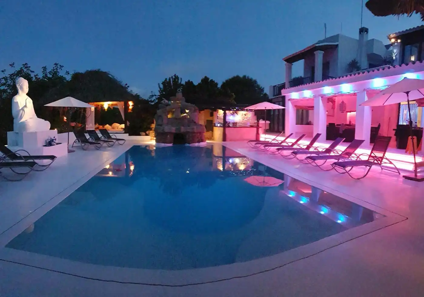 Chalet con piscina en venta en Cap Martinet, imagen 4